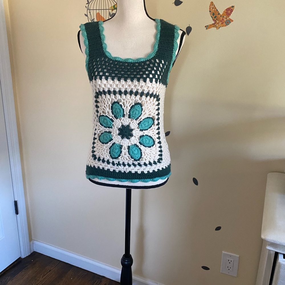 Adorable knit top